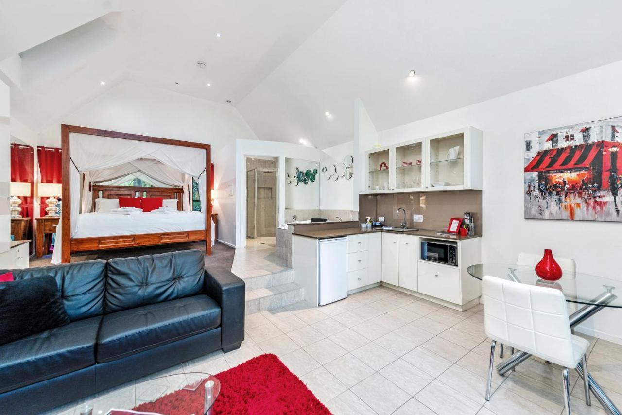 Chalet On Gallery Walk - King Bed, Spa, Fireplace, Wifi & Netflix, Linger A While Mount Tamborine Eksteriør billede