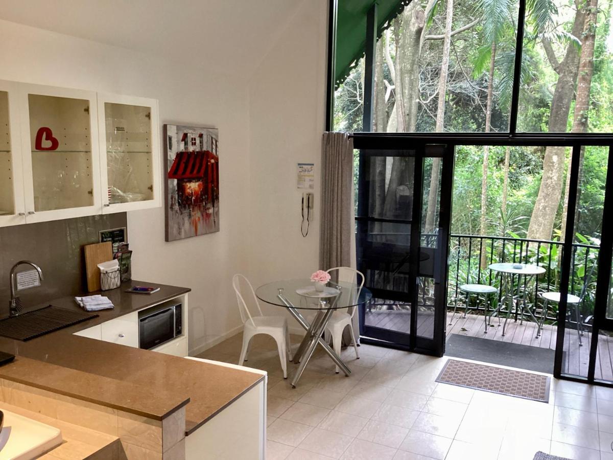 Chalet On Gallery Walk - King Bed, Spa, Fireplace, Wifi & Netflix, Linger A While Mount Tamborine Eksteriør billede