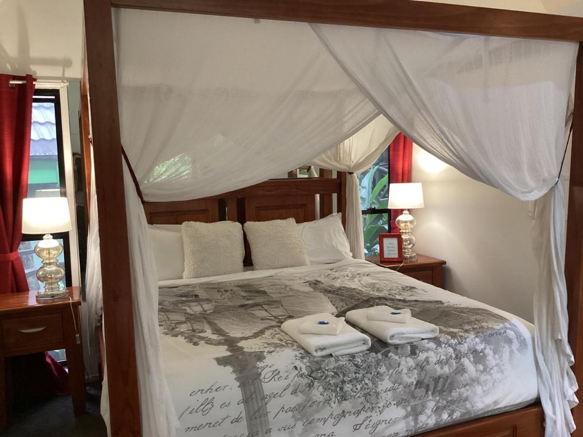 Chalet On Gallery Walk - King Bed, Spa, Fireplace, Wifi & Netflix, Linger A While Mount Tamborine Eksteriør billede