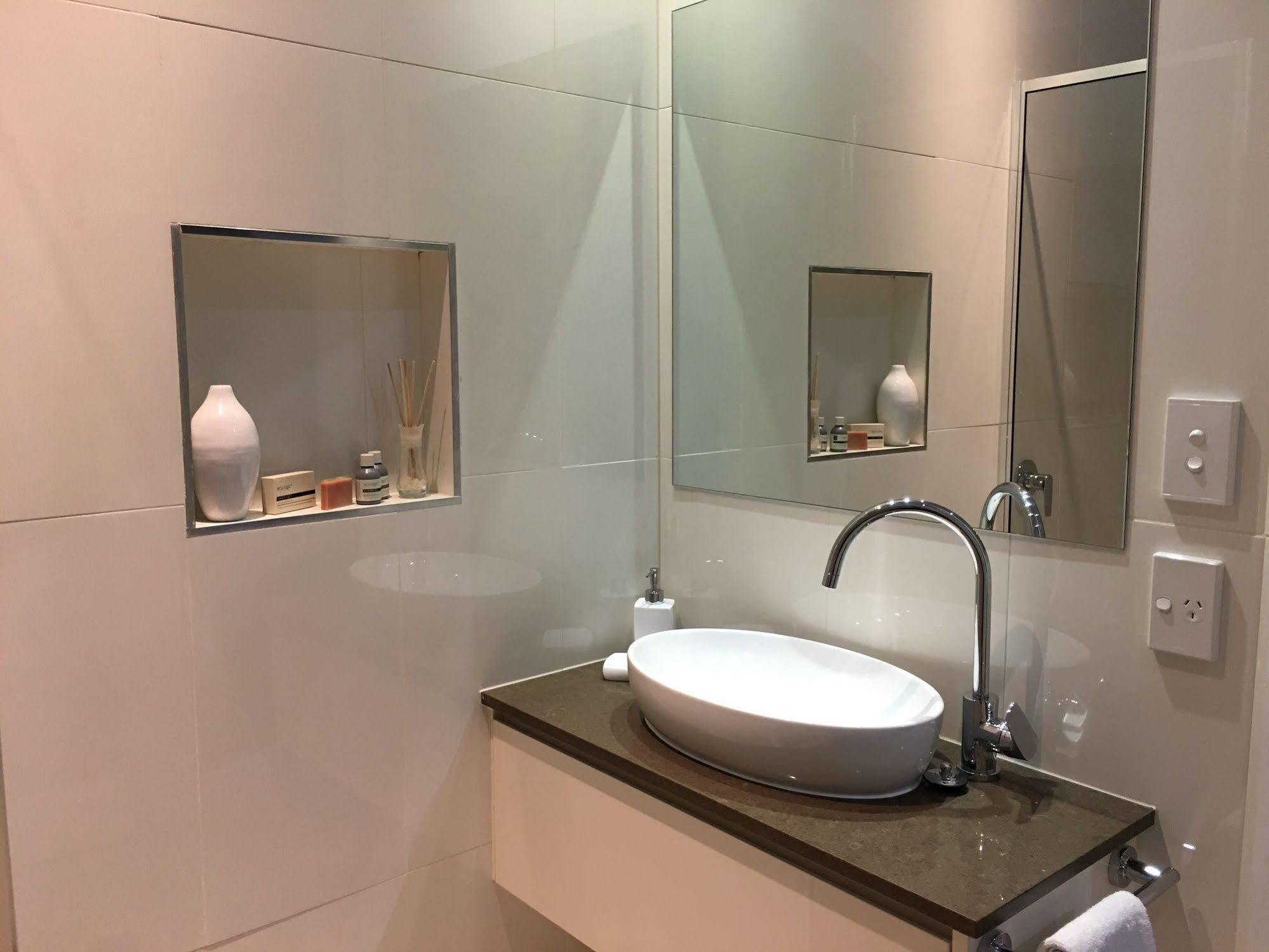 Chalet On Gallery Walk - King Bed, Spa, Fireplace, Wifi & Netflix, Linger A While Mount Tamborine Eksteriør billede